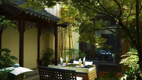 院子里养鸟的风水讲究-主题美化网